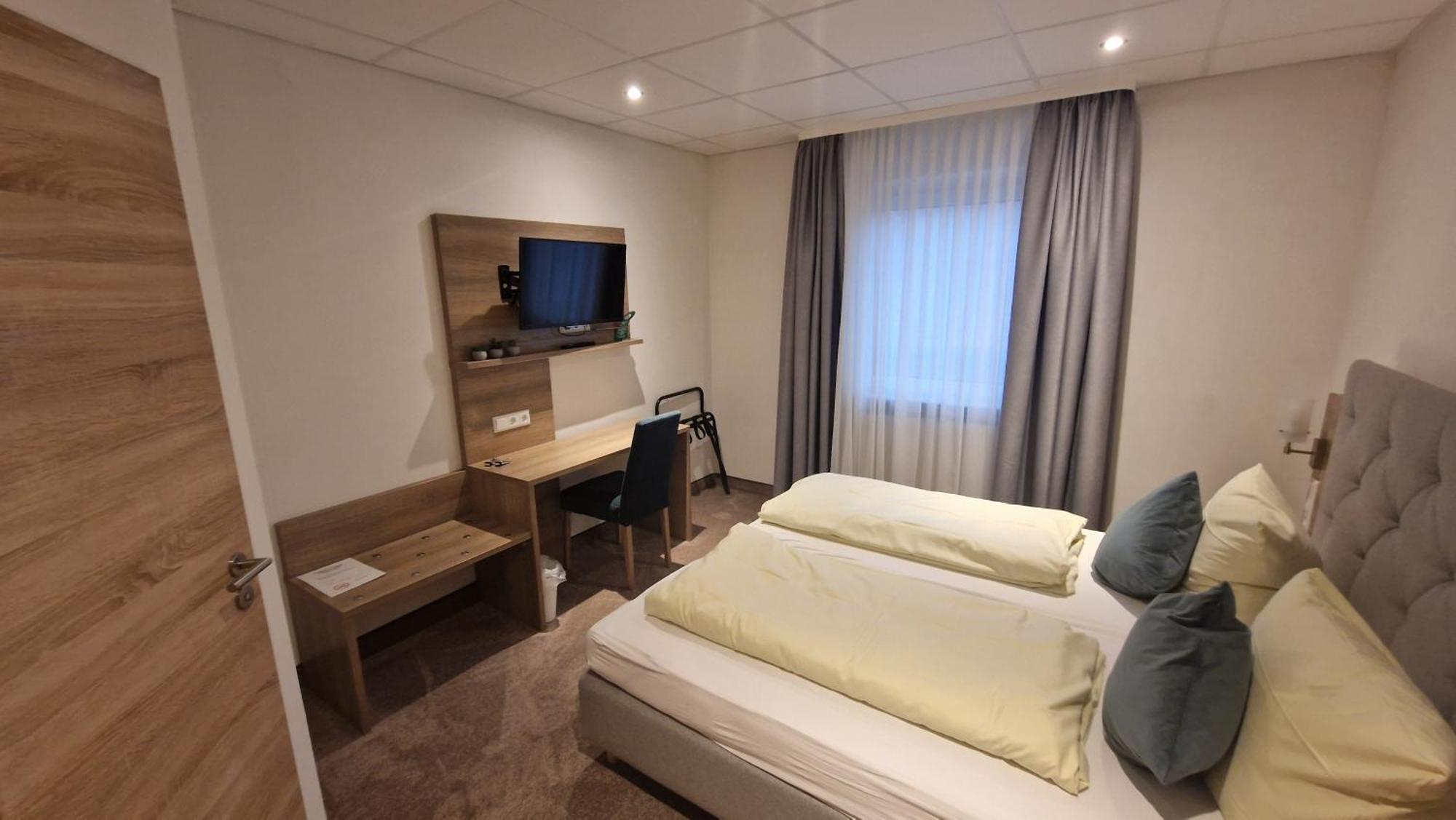 Hotel Schwarzer Adler - Garni