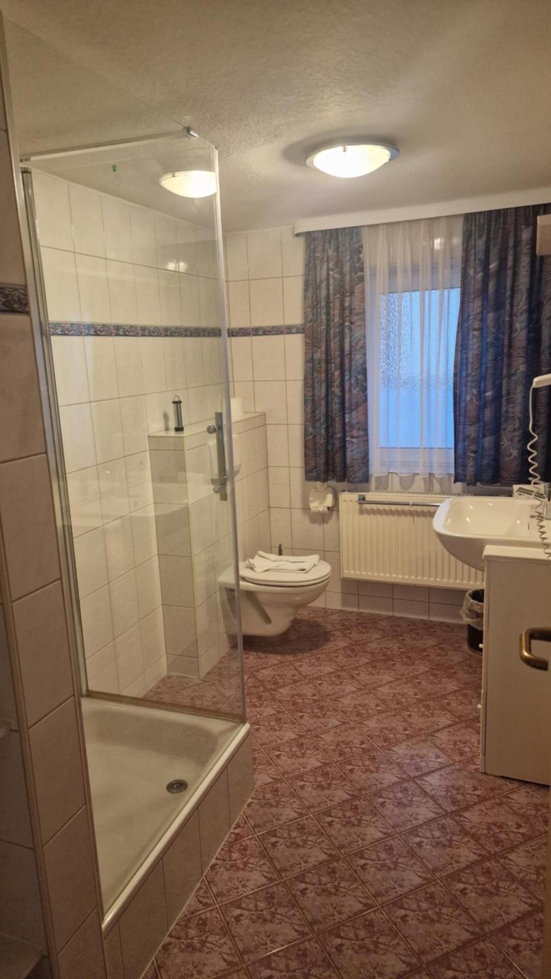 Schwarzer Adler - Garni 3* Ipsheim
